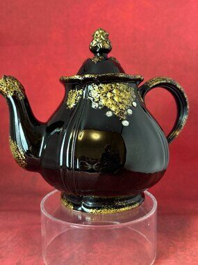 VINTAGE HALL BLACK & GOLD CERAMIC 6 CUP TEAPOT # 01050 MANUFACTURED IN USA